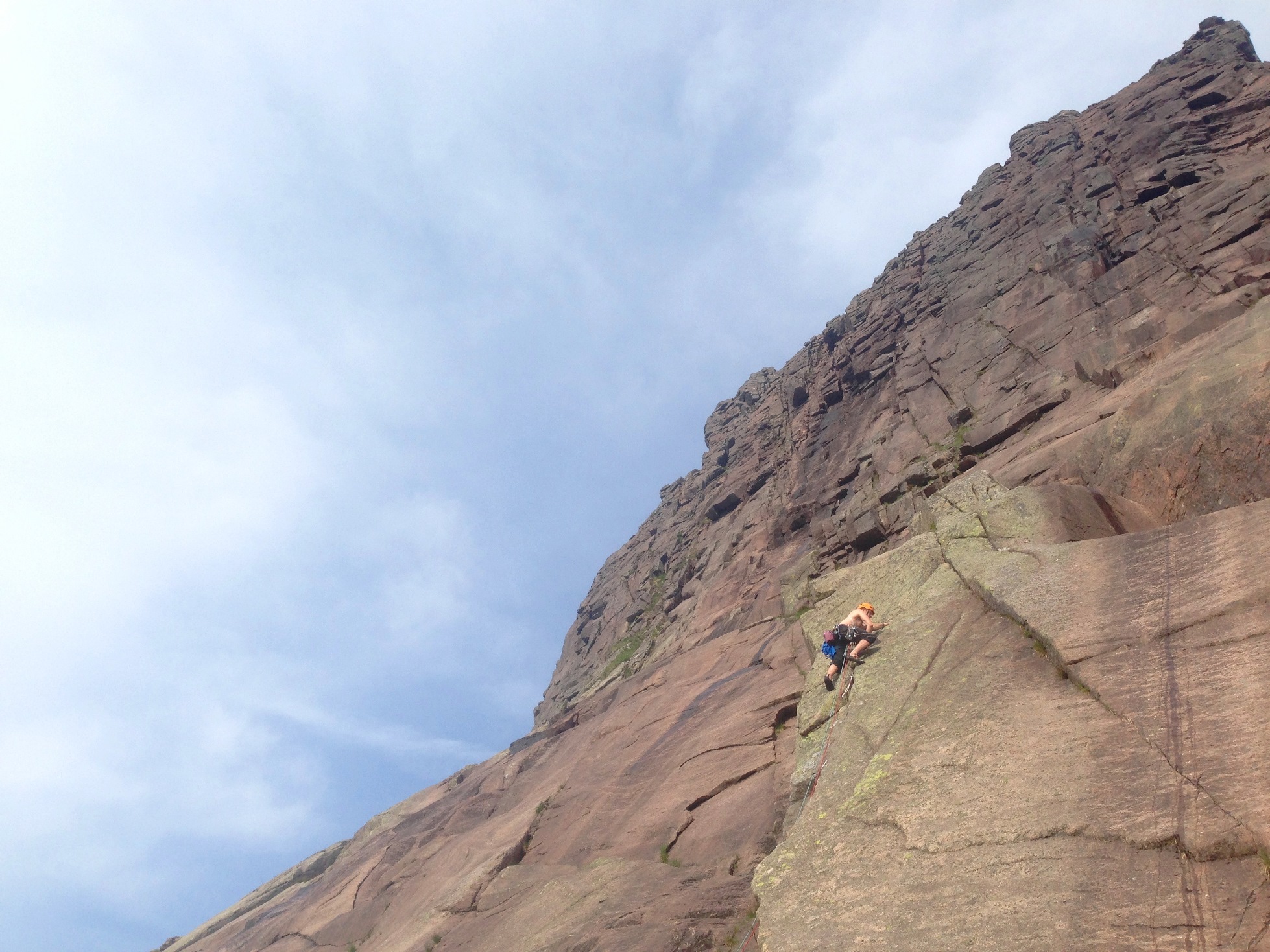 scottish summer rock climbing on the clean sweep hells lum