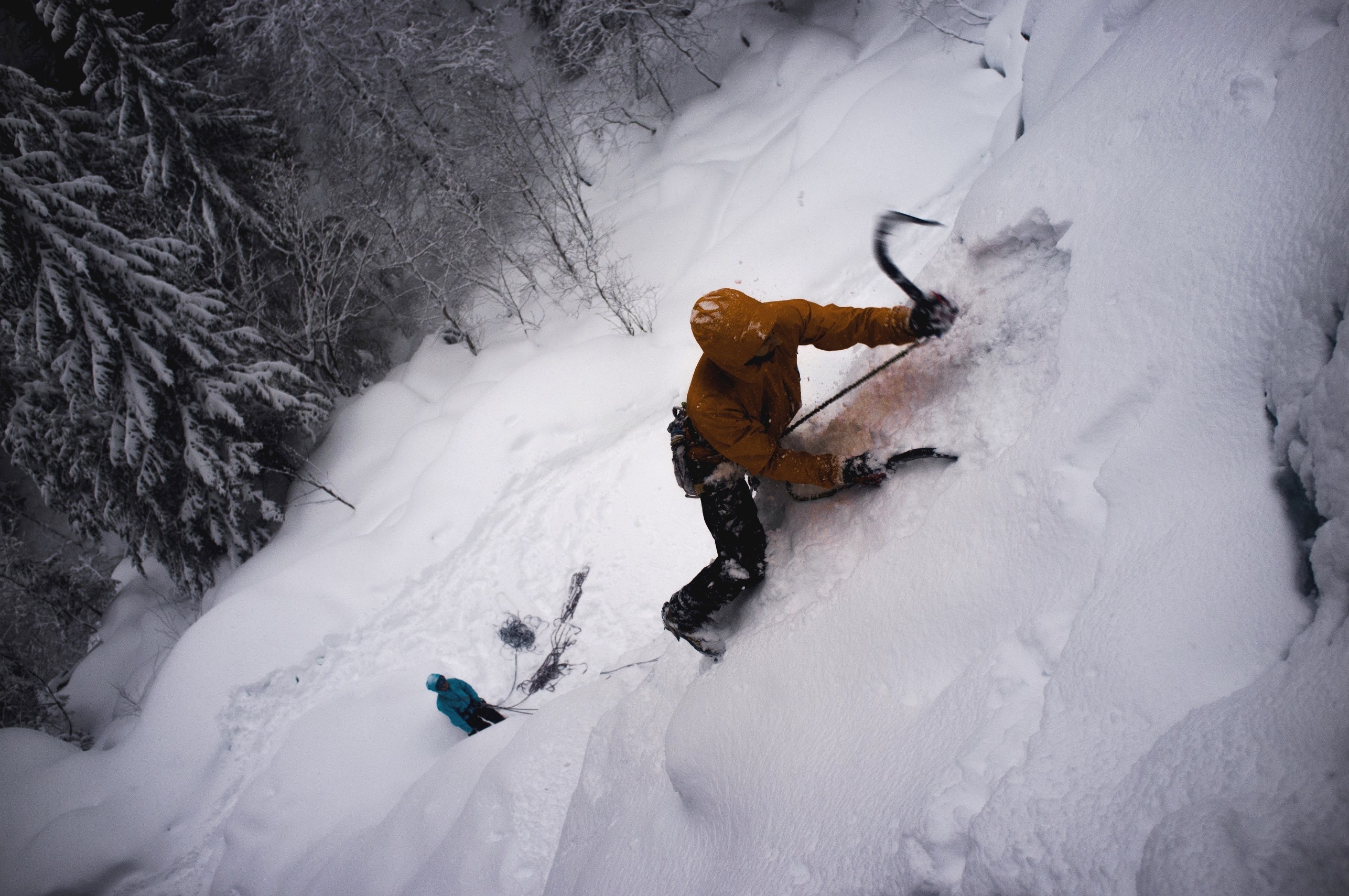 norwegian ice climbing on klassisk 4 rjukan