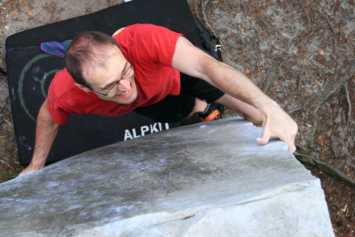 summer rock climbing bouldering in bas cuvier fontainebleau