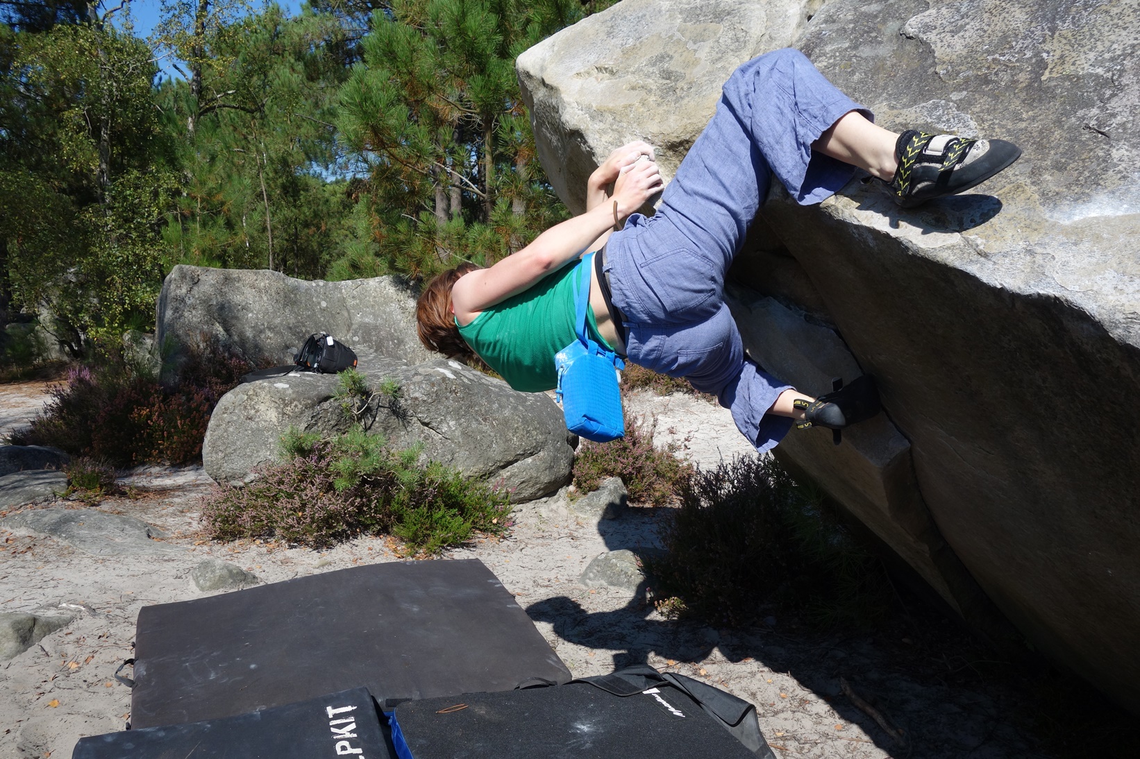 summer rock climbing bouldering in 95.2 fontainebleau