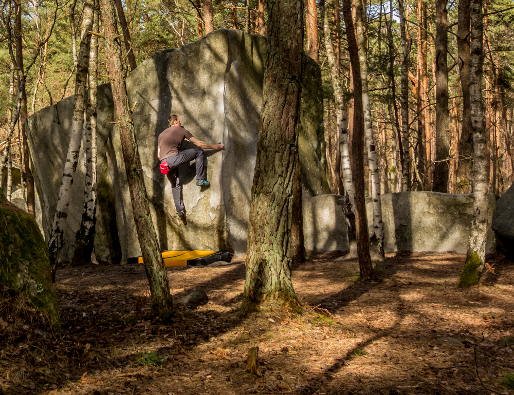 rock climbing bouldering in franchard isatis fontainebleau