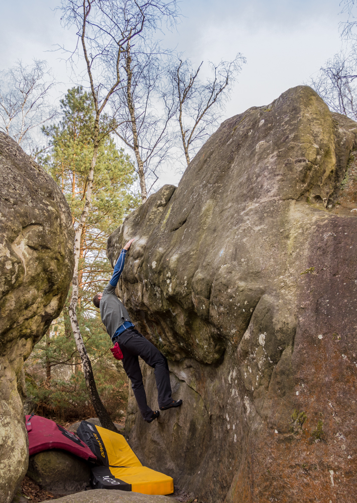 rock climbing bouldering in rocher canon fontainebleau