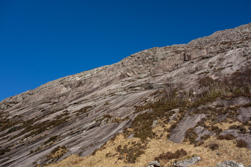 scottish summer rock climbing on spartan slab etive slabs