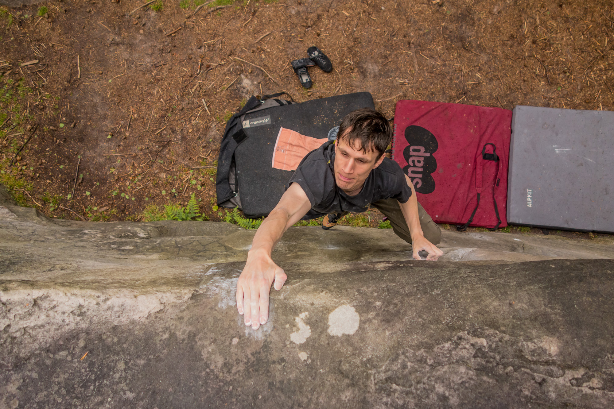 summer rock climbing bouldering in fontainebleau