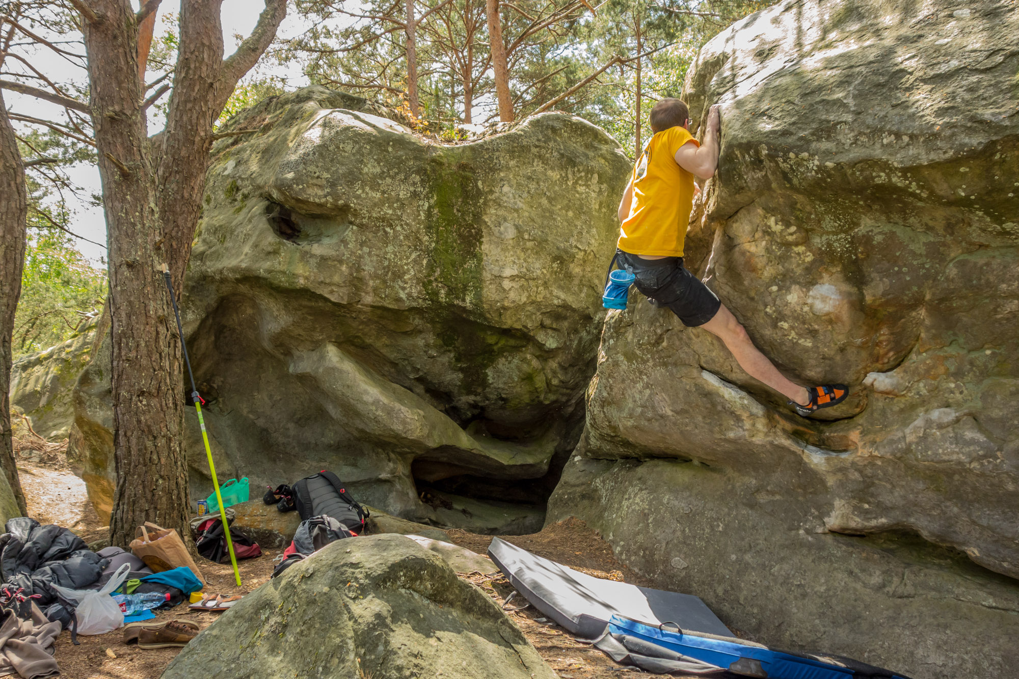summer rock climbing bouldering in fontainebleau