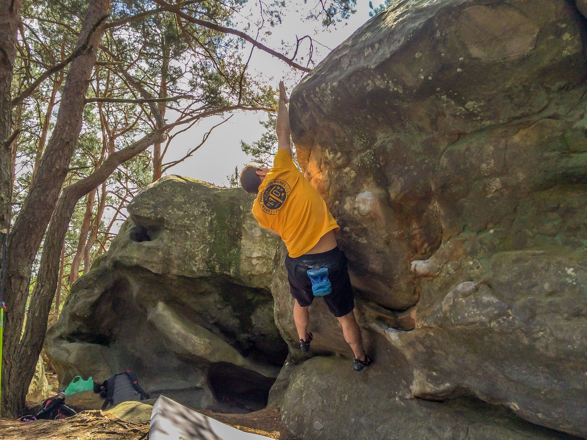 summer rock climbing bouldering in fontainebleau