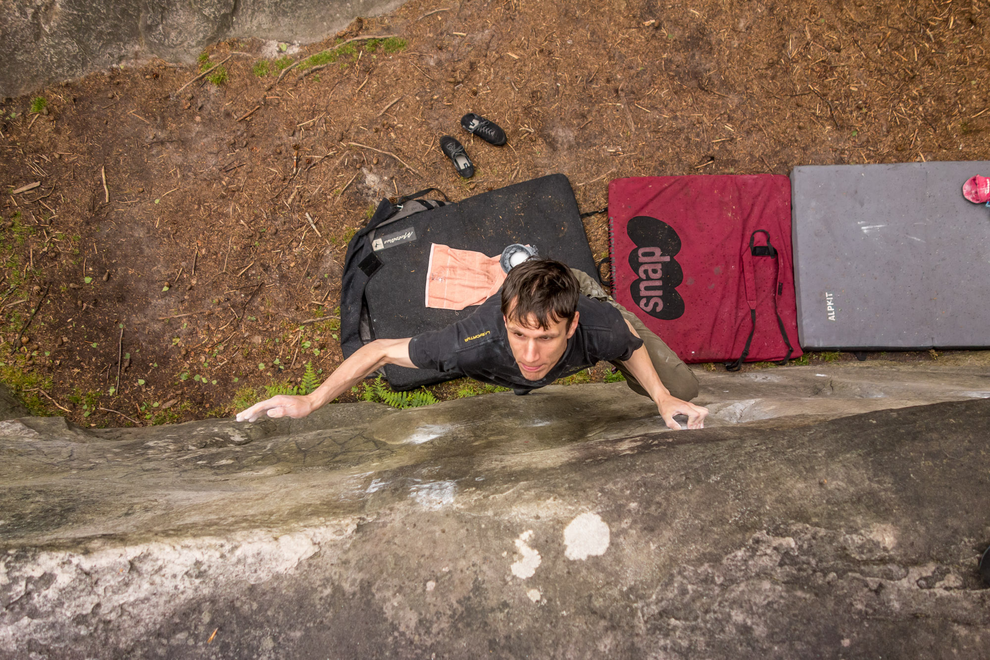 summer rock climbing bouldering in fontainebleau