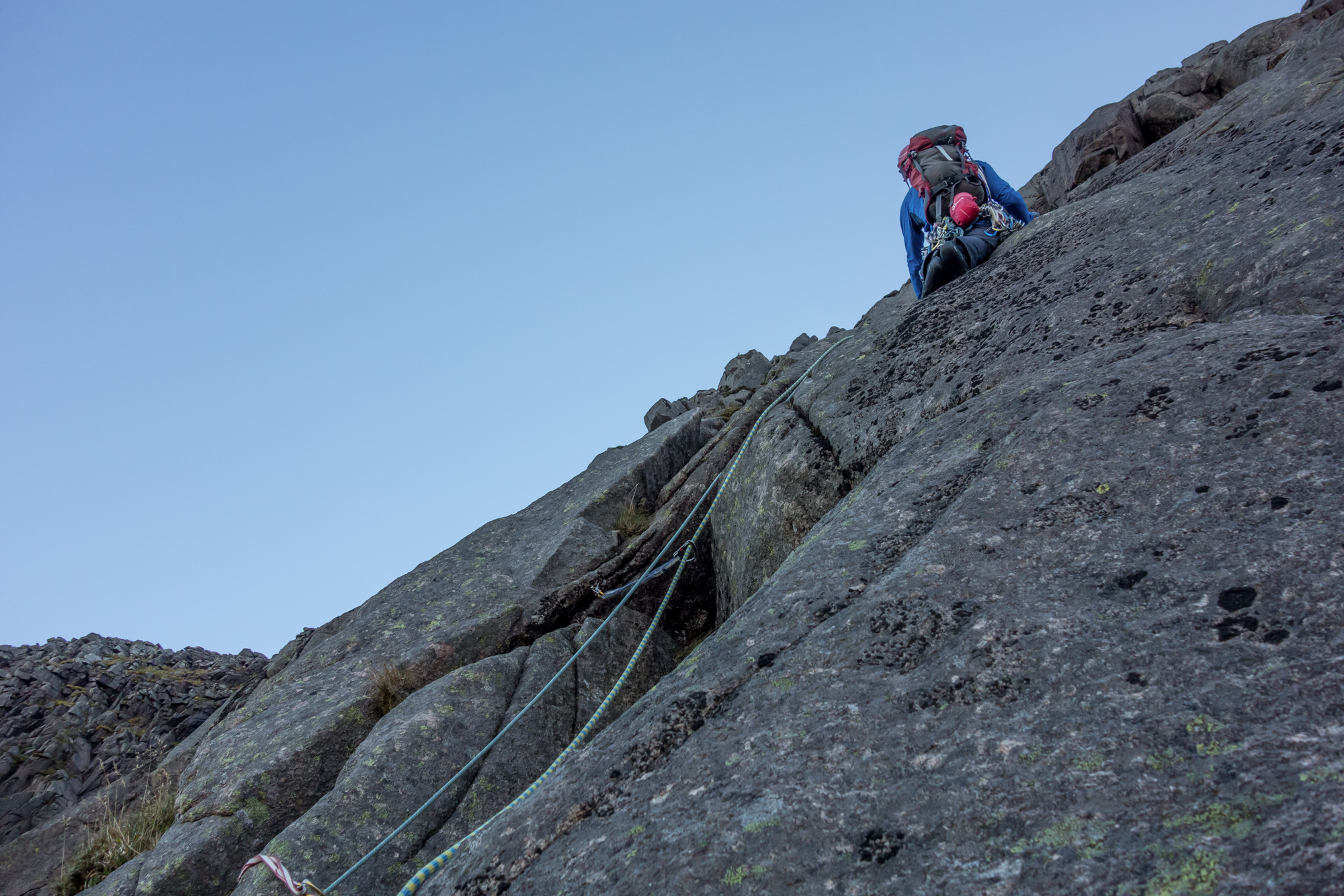 scottish summer rock climbing on cyclops creag an dubh loch