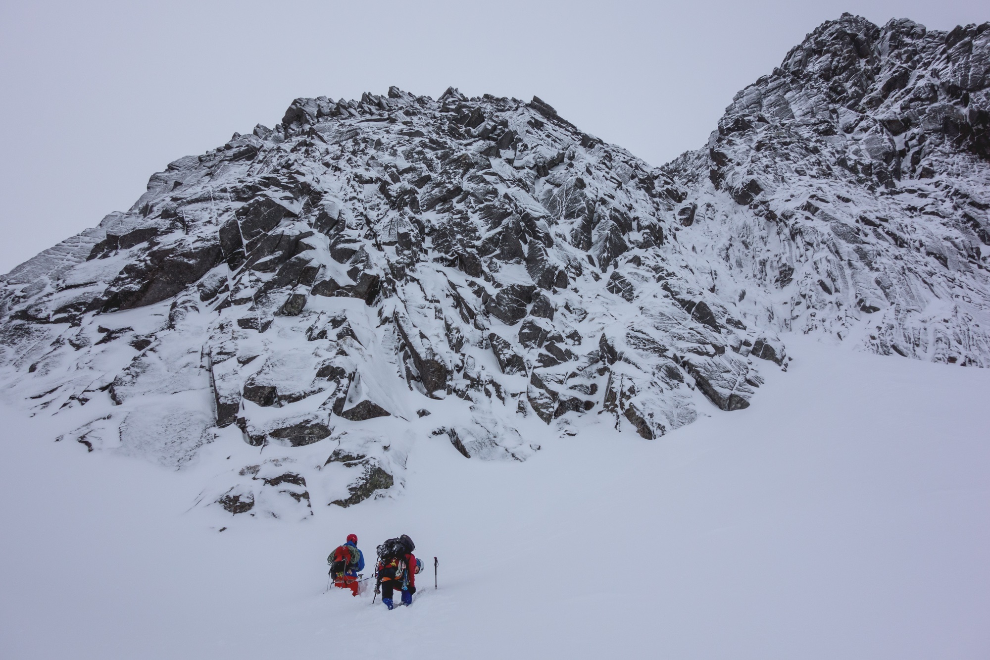 scottish winter mixed climbing on centrist lochnagar