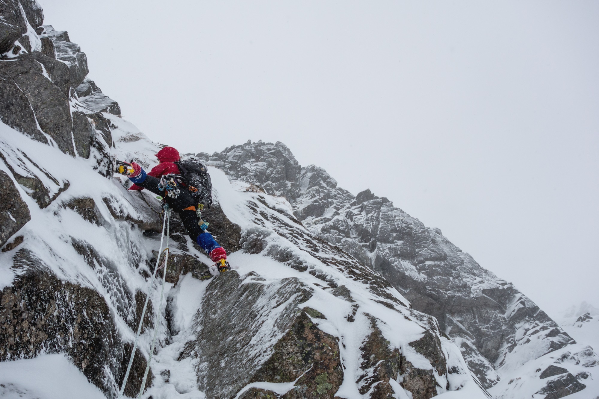 scottish winter mixed climbing on centrist lochnagar