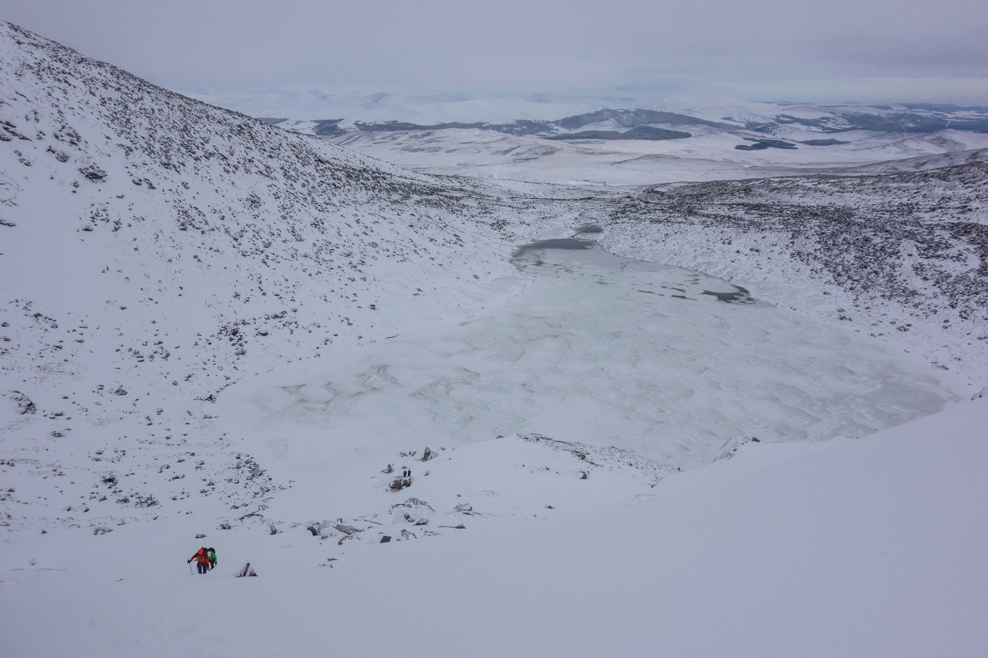 scottish winter mixed climbing on centrist lochnagar