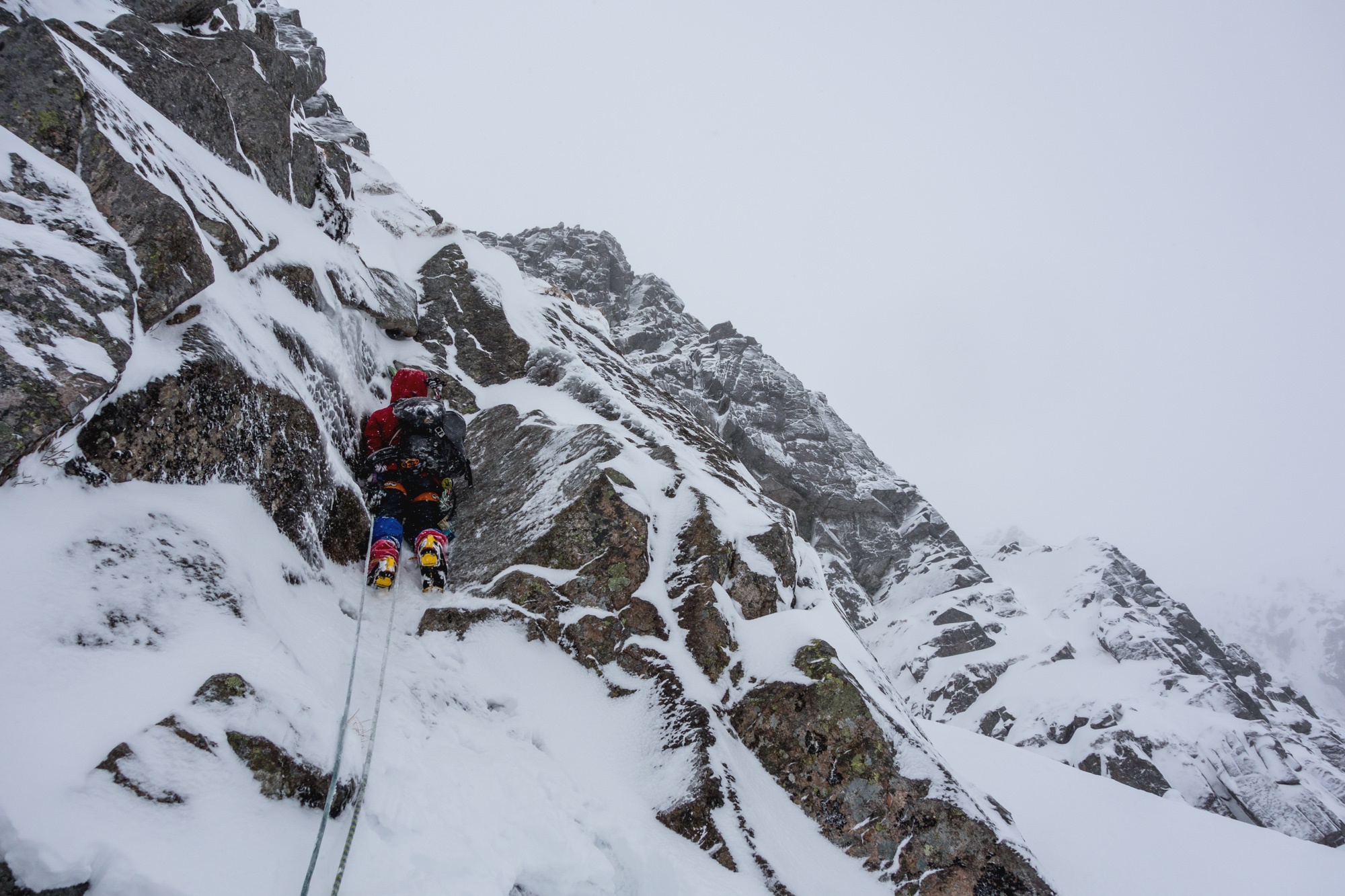 scottish winter mixed climbing on centrist lochnagar