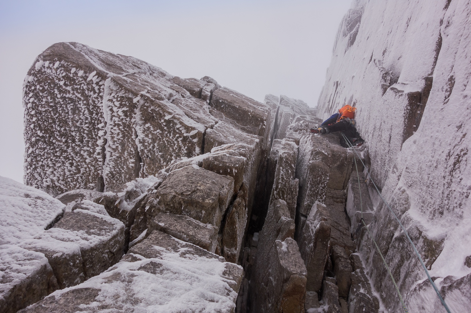 scottish winter mixed climbing on west buttress beinn eighe torridon