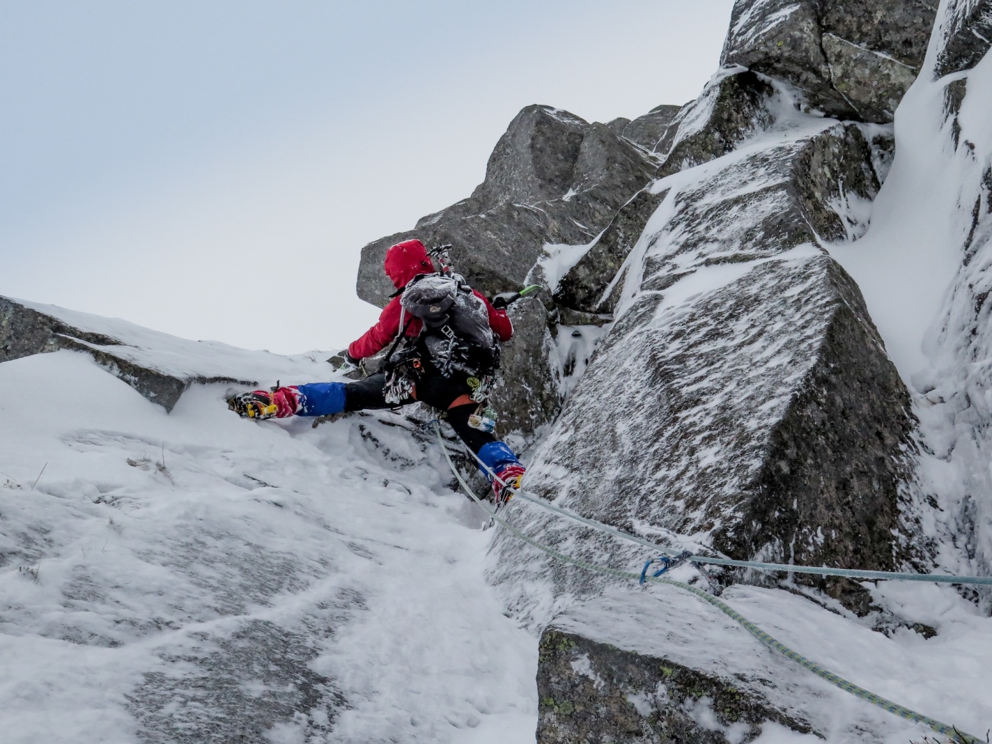 scottish winter mixed climbing on centrist lochnagar