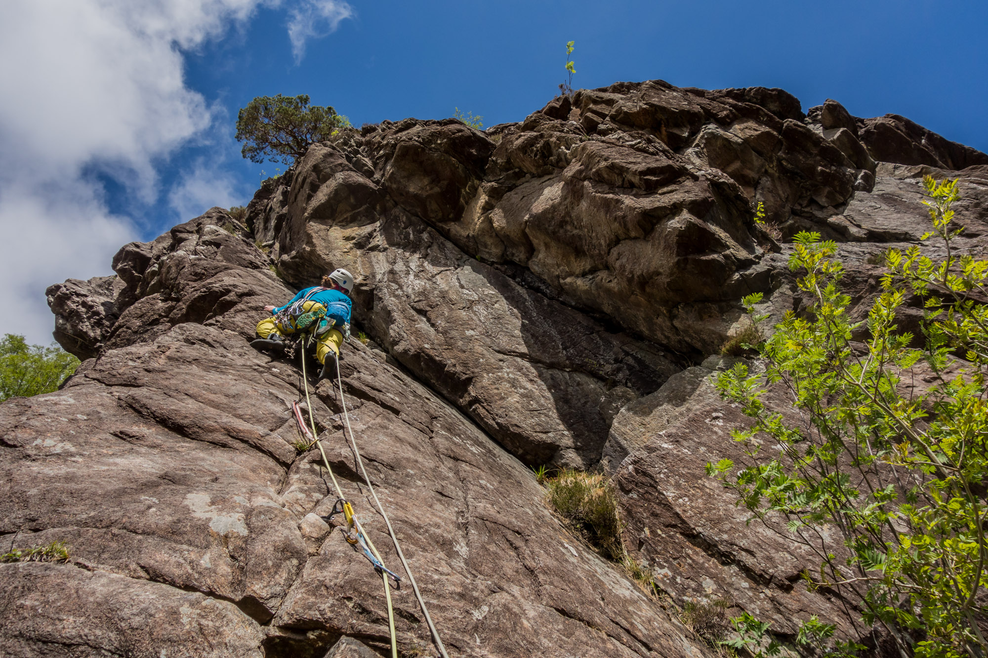 scottish summer rock climbing on resurrection glen nevis