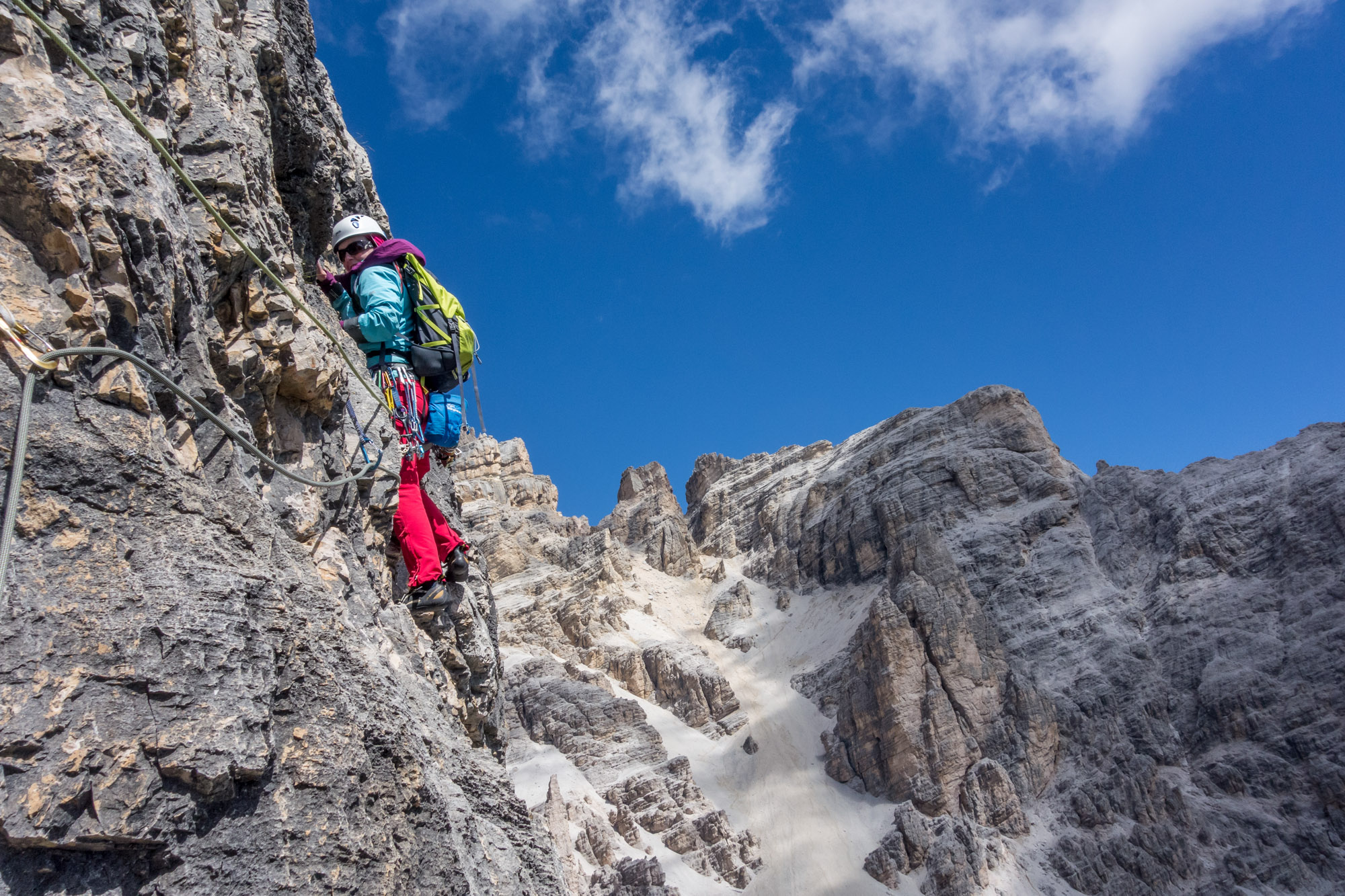 alpine summer rock climbing on the primo sigolo tofana in the dolomites