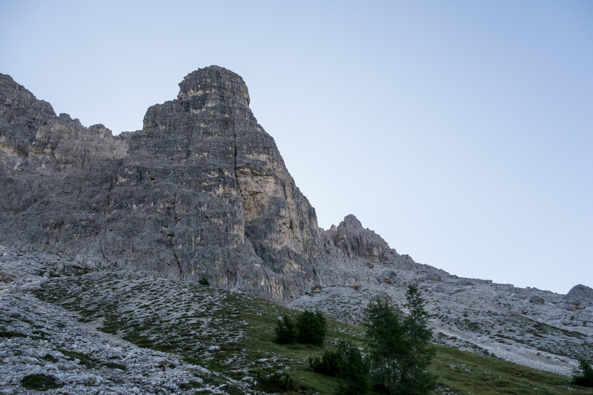 alpine summer rock climbing on the comici punta col de varda in the dolomites