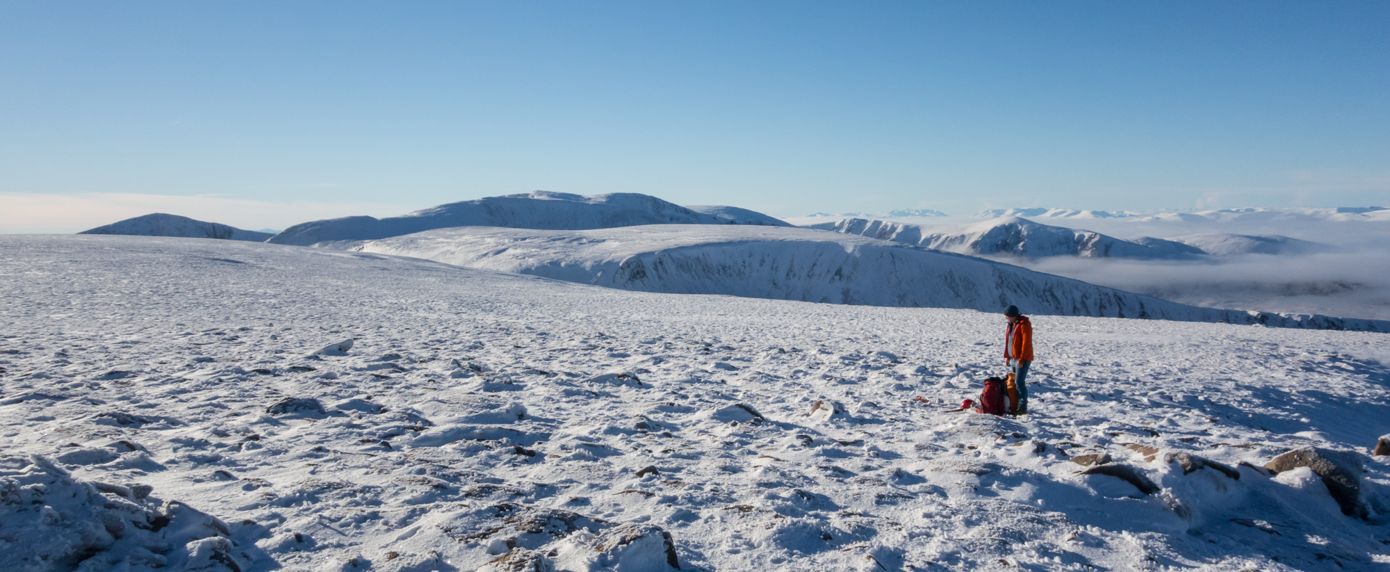 scottish winter mixed climbing on ewen buttress coire an lochain