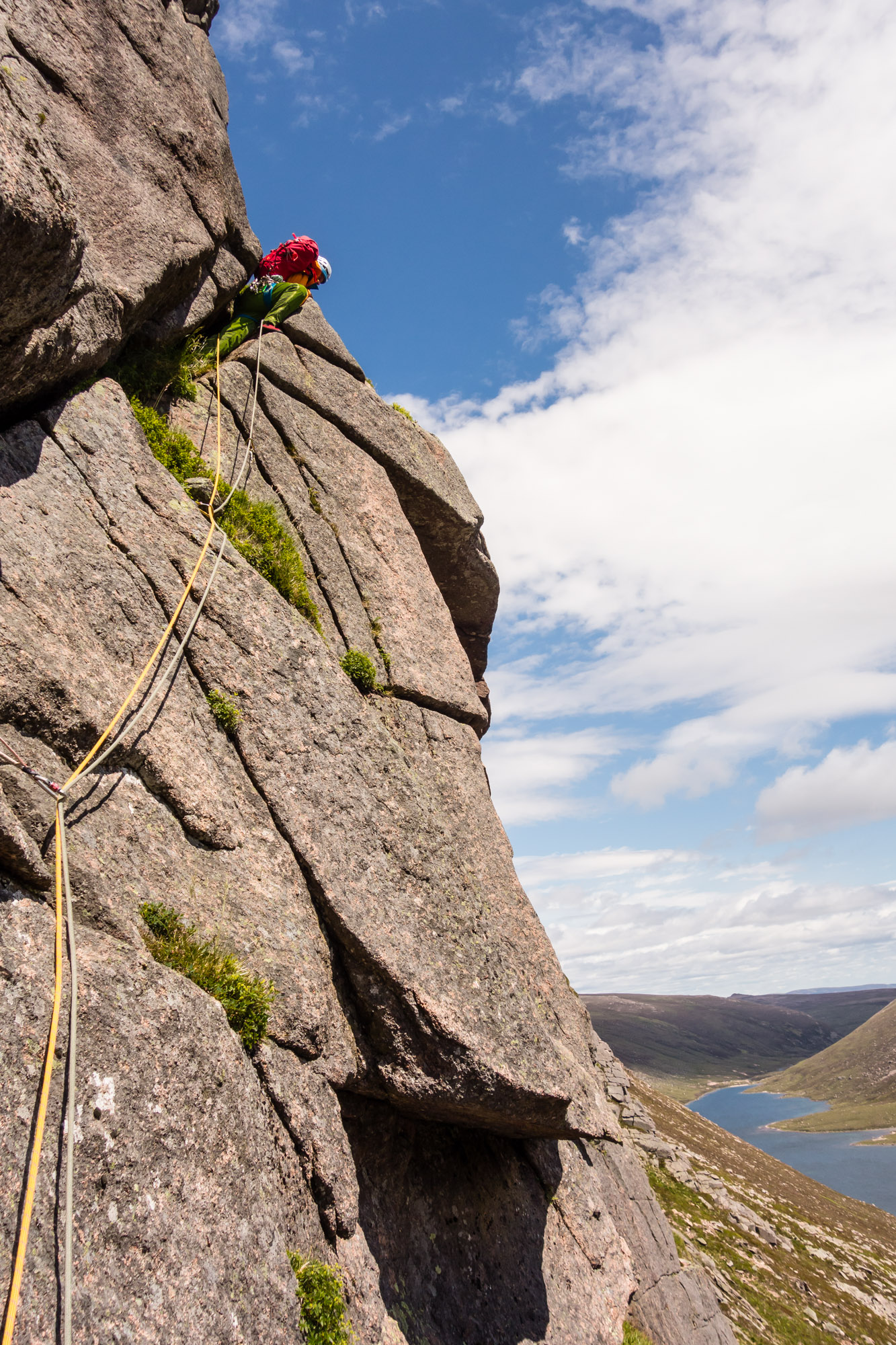 scottish summer rock climbing on the sandpyper direct stag rocks