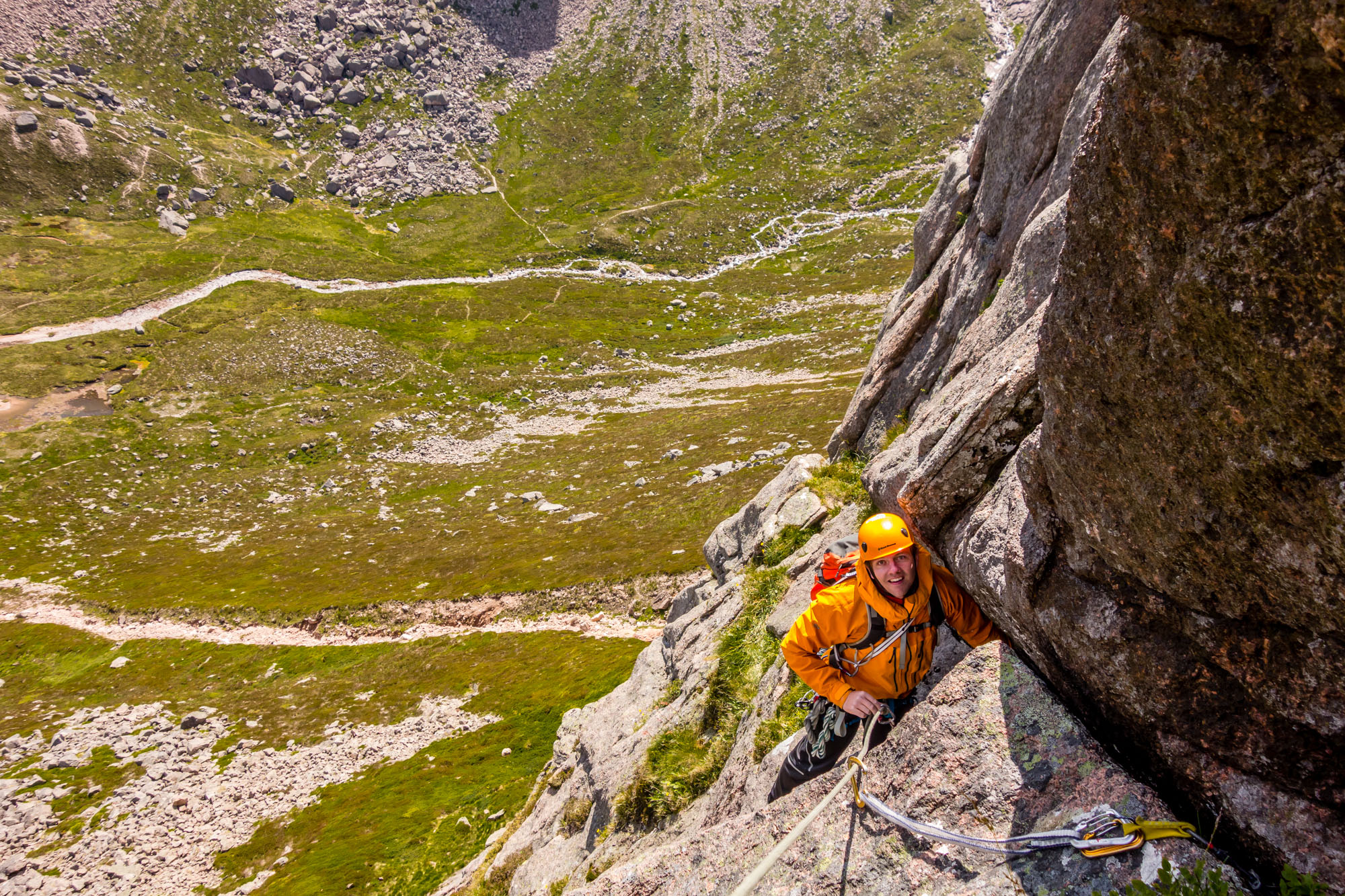 scottish summer rock climbing on the sandpyper direct stag rocks