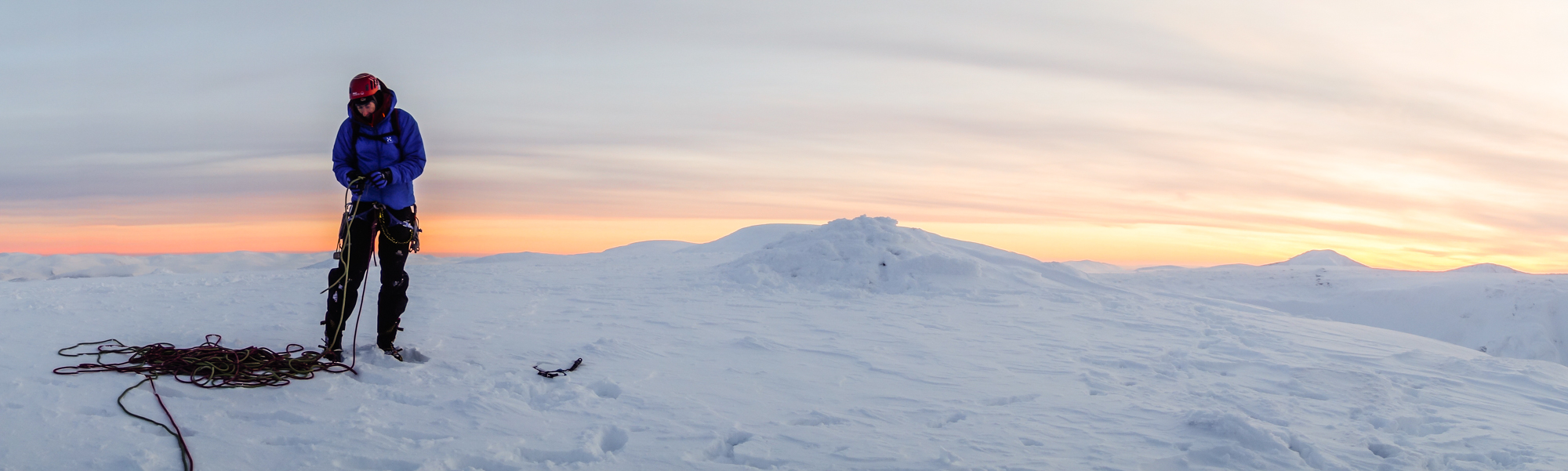 scottish winter mixed climbing on coronary bypass coire an lochain summit view