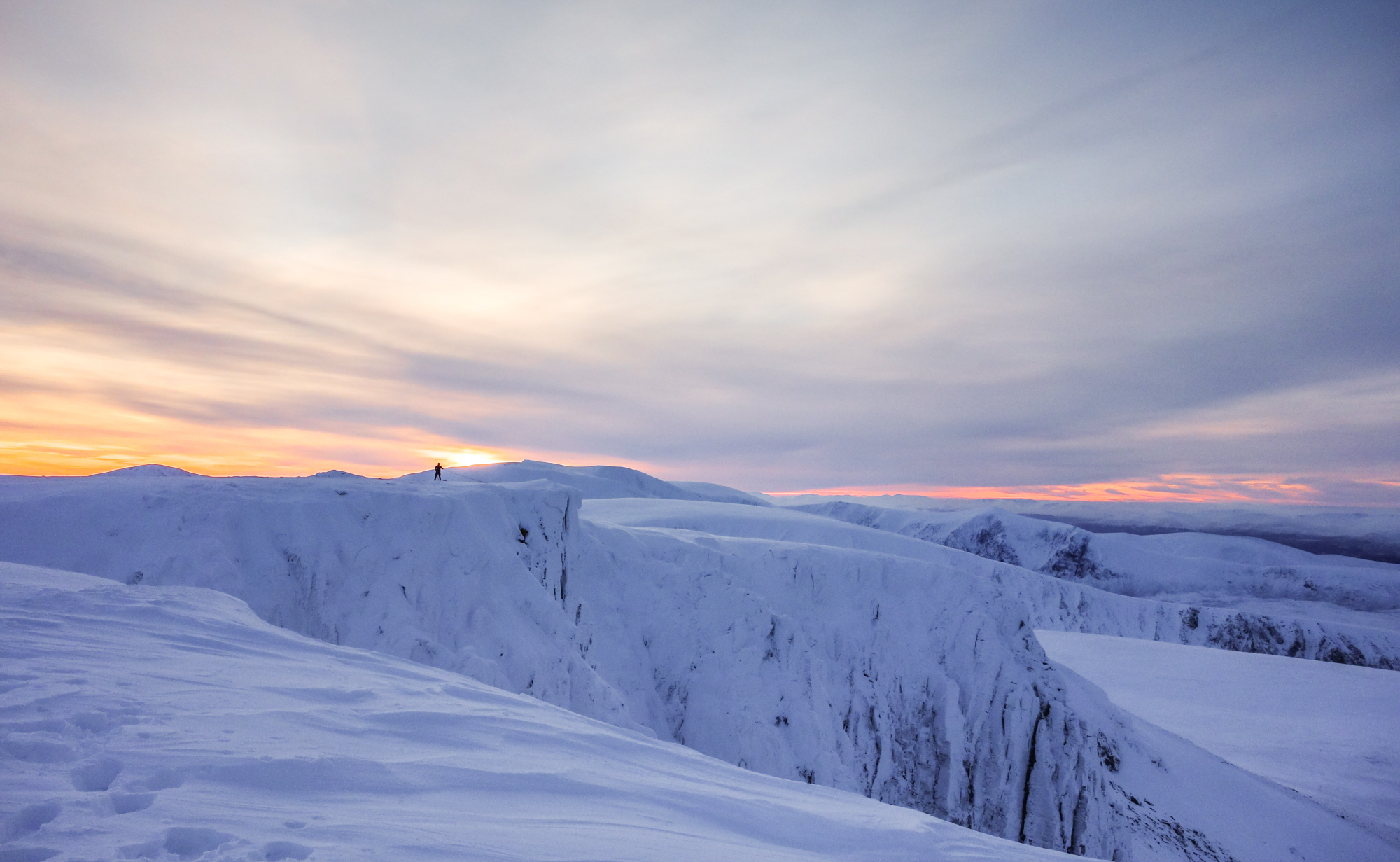 scottish winter mixed climbing on coronary bypass coire an lochain summit view