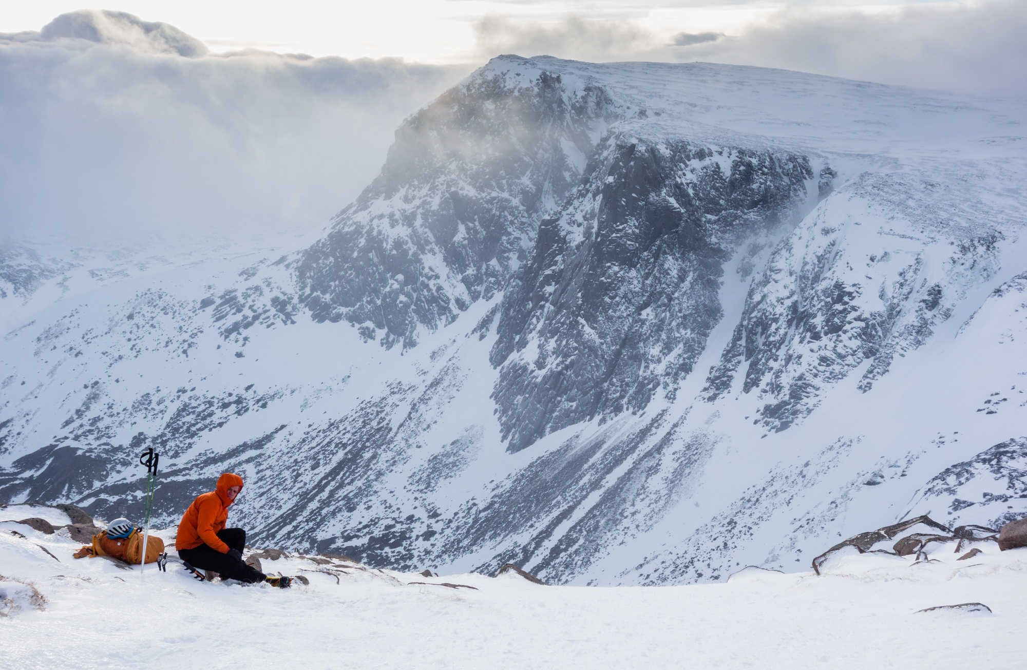 scottish winter ice mixed climbing on deep cut chimney hells lum loch avon basin