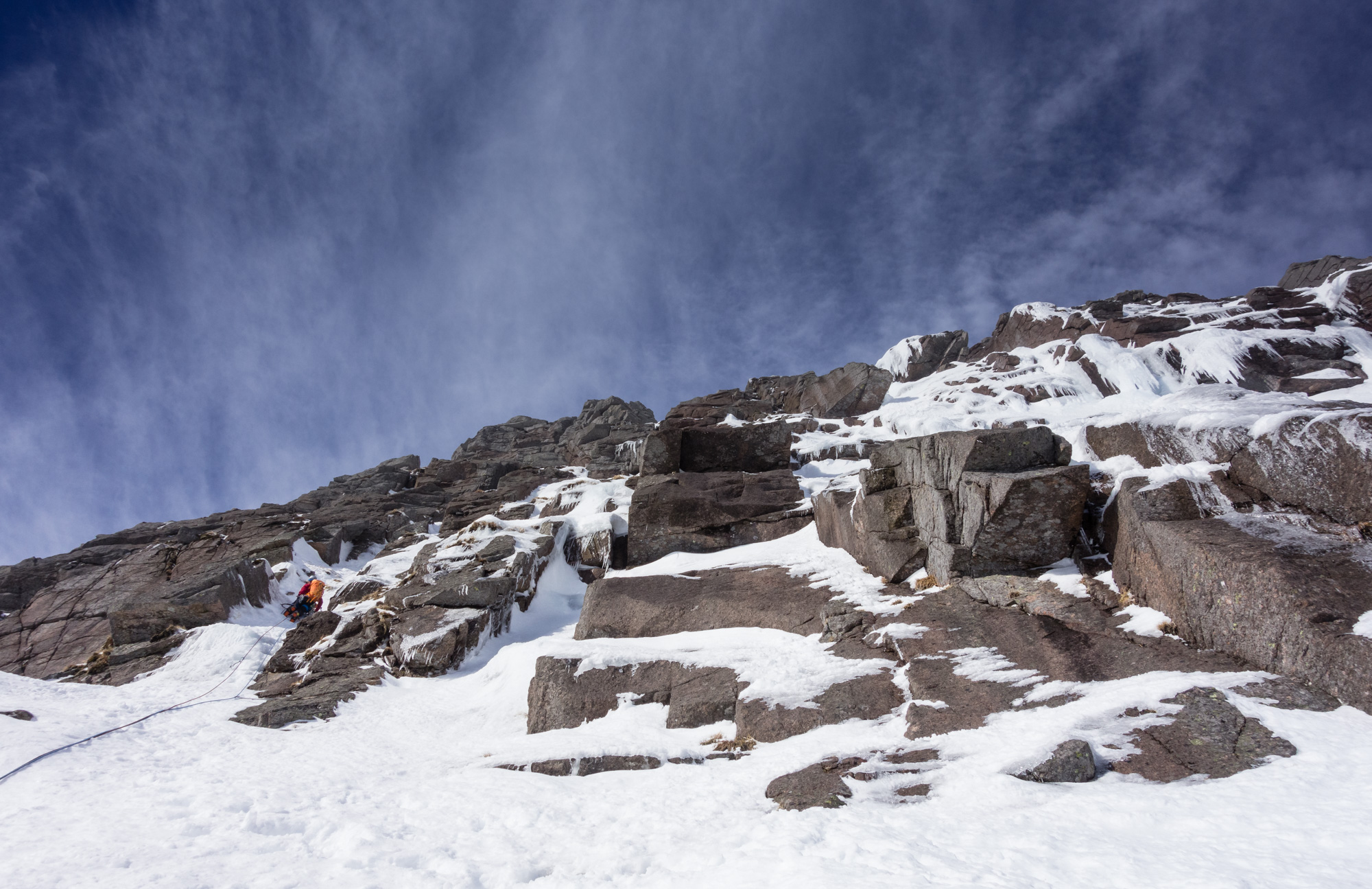 scottish winter ice mixed climbing on deep cut chimney hells lum