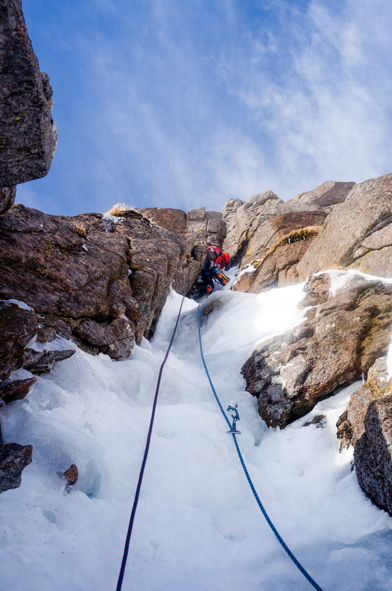 scottish winter ice mixed climbing on deep cut chimney hells lum