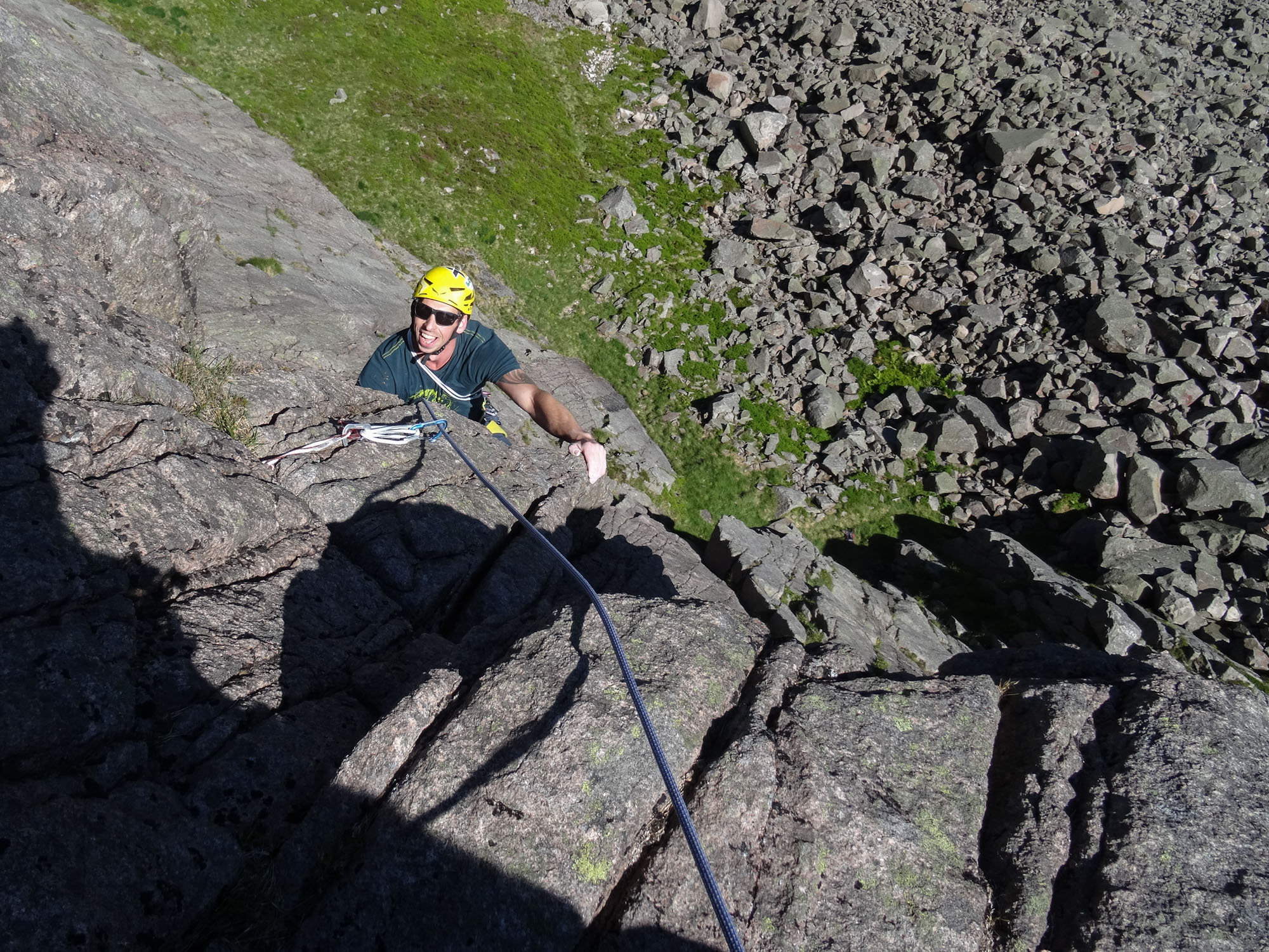 scottish summer rock climbing on king rat creag an dubh loch