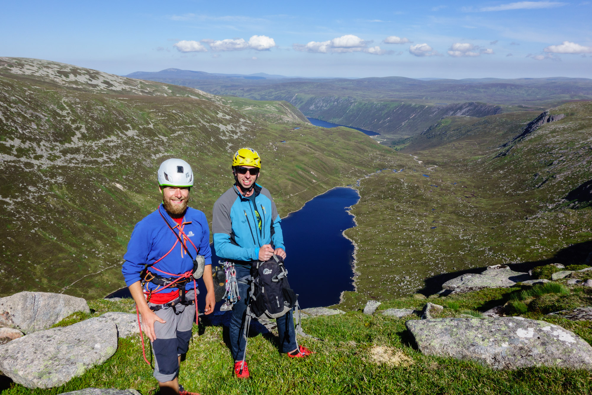 scottish summer rock climbing on king rat creag an dubh loch