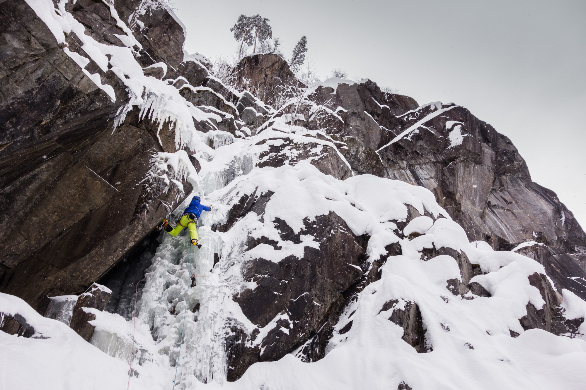 norwegian winter ice climbing on sabotorfossen rjukan