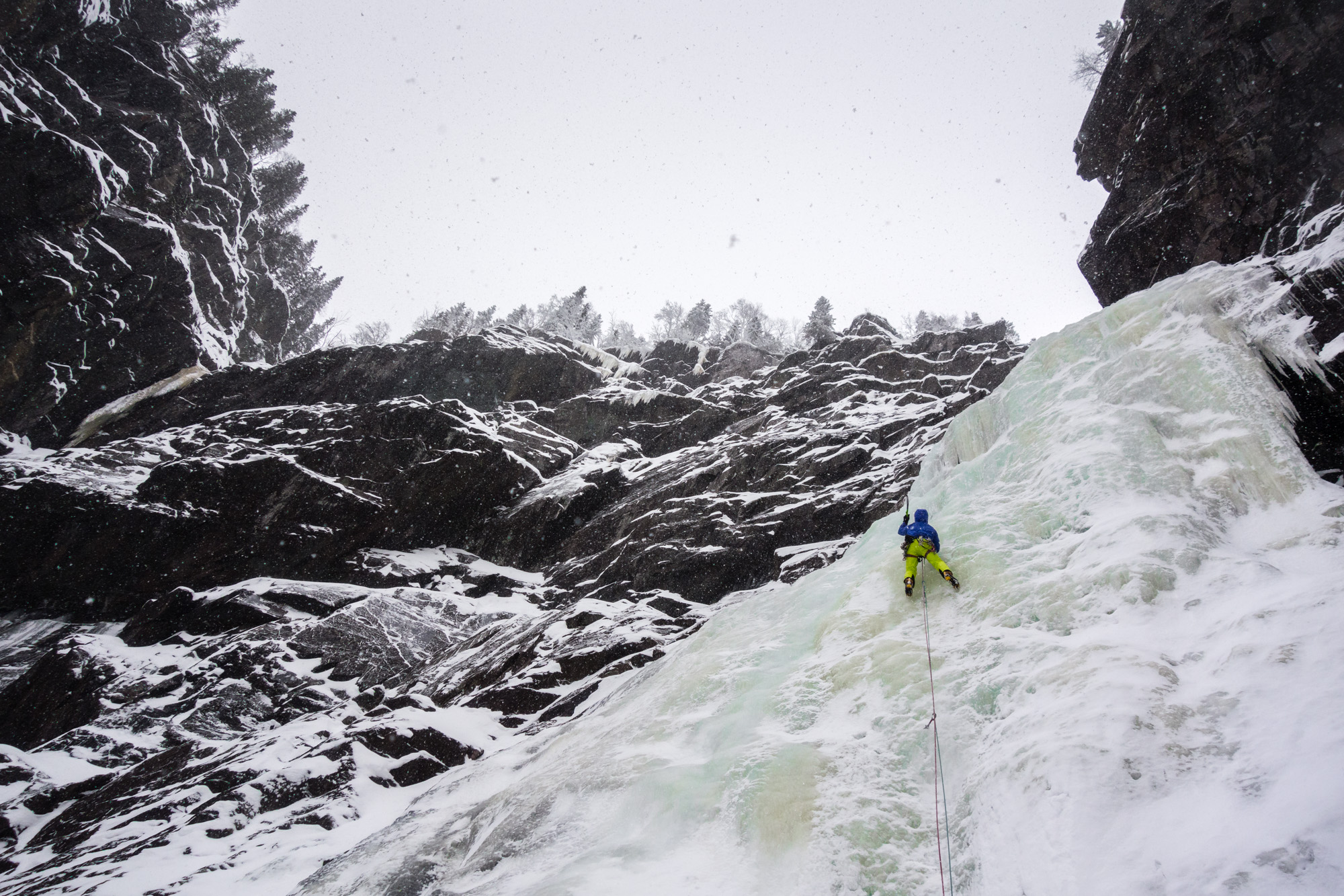 norwegian winter ice climbing on rjukanfossen rjukan