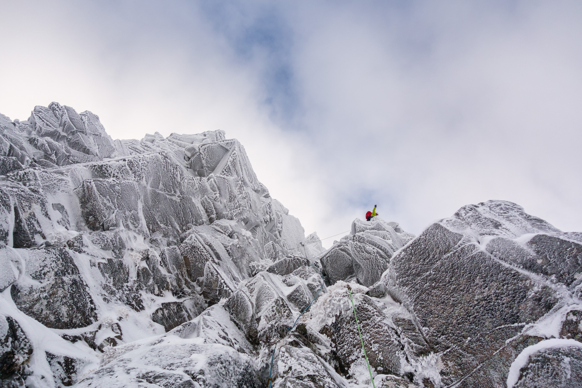 scottish winter mixed climbing on judas priest lochnagar 