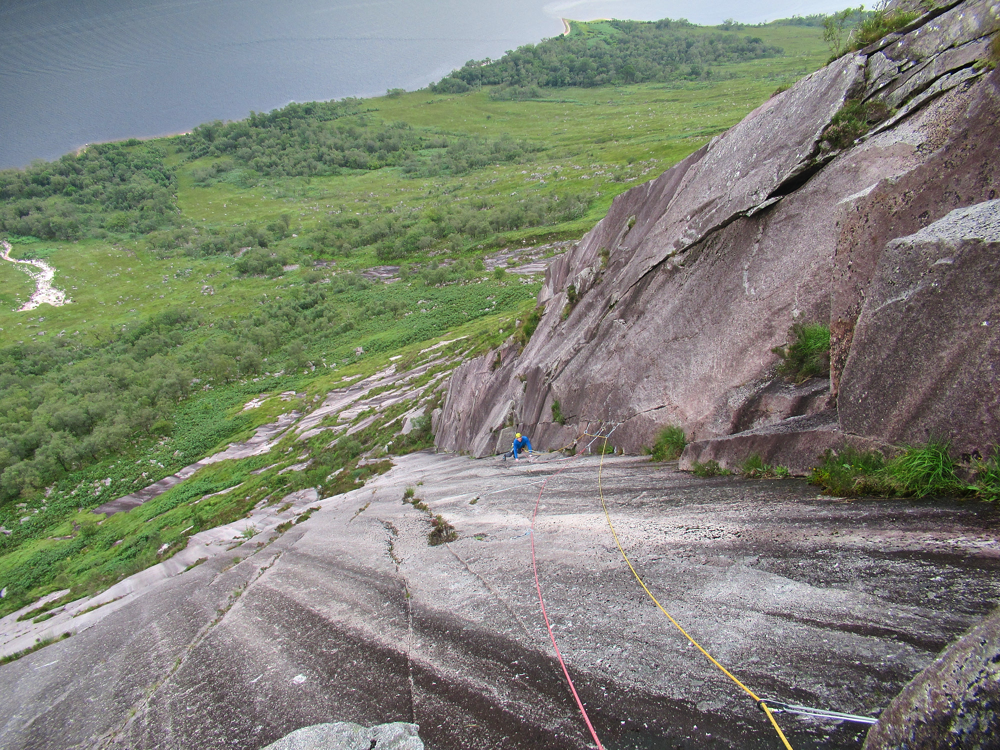 scottish summer rock climbing on hammer etive slabs