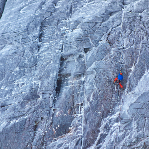 scottish winter mixed climbing pfuggalule coire an lochain