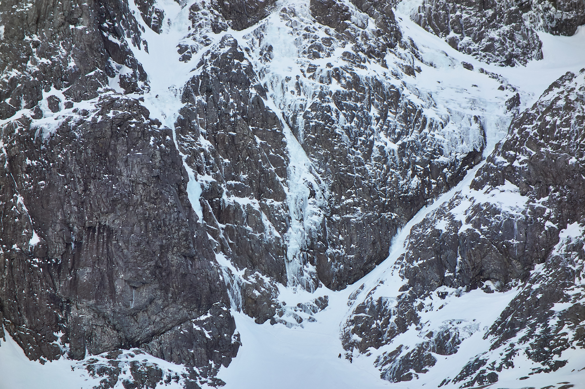 ice climbing routes on the west flank of tower ridge
